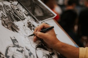 漫画家の主な仕事内容・なり方・転職について