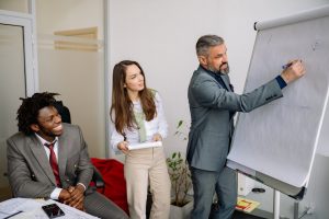 研修後のフォローアップ方法｜学びを職場で定着させる仕組み