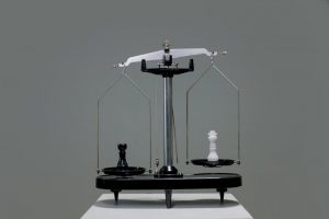 ビジネスにおける直感と論理の使い分け｜右脳と左脳を両立する思考法