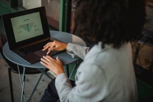 マーケティングファネルとは｜認知から購買までの顧客導線の設計方法