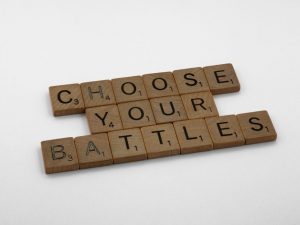 社内研修と外部研修どちらを選ぶべきか｜コスト・効果・場面別の判断基準