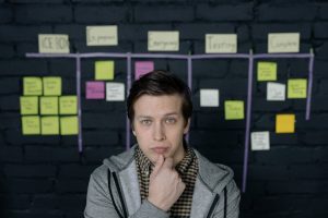 アイデアの優先順位のつけ方｜多すぎる発想を整理して実行に移す方法