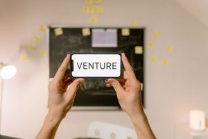 アイデアの賞味期限とは｜タイミングを見極めて発想を実行に移す方法