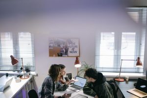 フォロワーシップ研修とは｜指示待ち社員を変える4タイプ診断